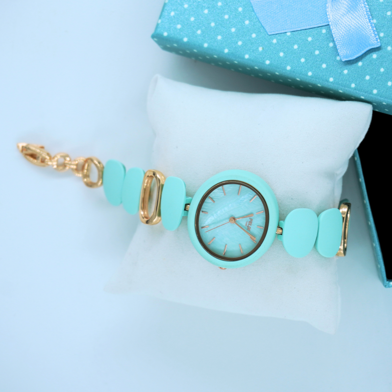 LALEEZ Fashion Watches | Aqua Blue Dial Gold-Link Chic Designer Bracelet Watch | Ideal for Women – 104